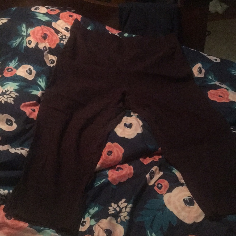 Brown capris